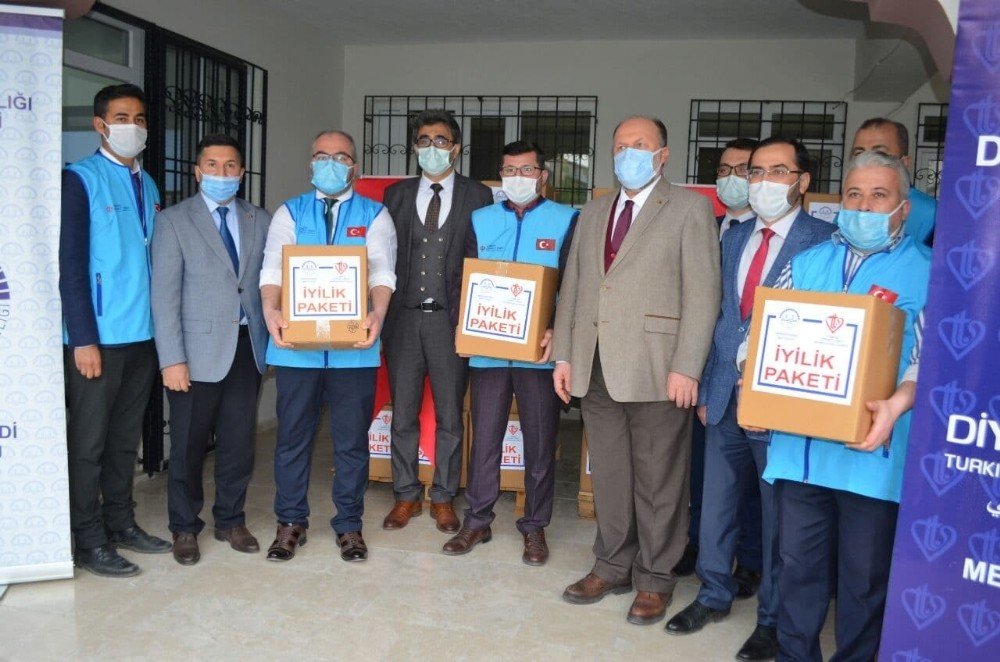 İ̇yilik Paketleri İhtiyaç Sahipleriyle Buluşuyor