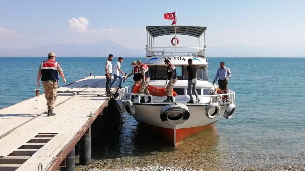 Tekne Faciasından Sağ Kurtulan Medeni Akbaş: “tekne Kaptanı Servet Akbaş Öldü”