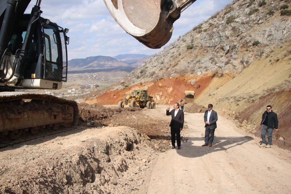 Hani’de Yol Genişletme Ve Asfaltlama Çalışması