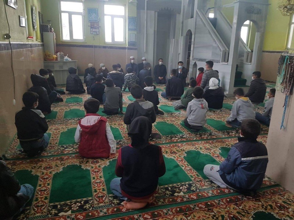 Dicle İ̇lçe Müftülüğü’nden Kur’an-ı Kerim Öğrenme Seferberliği