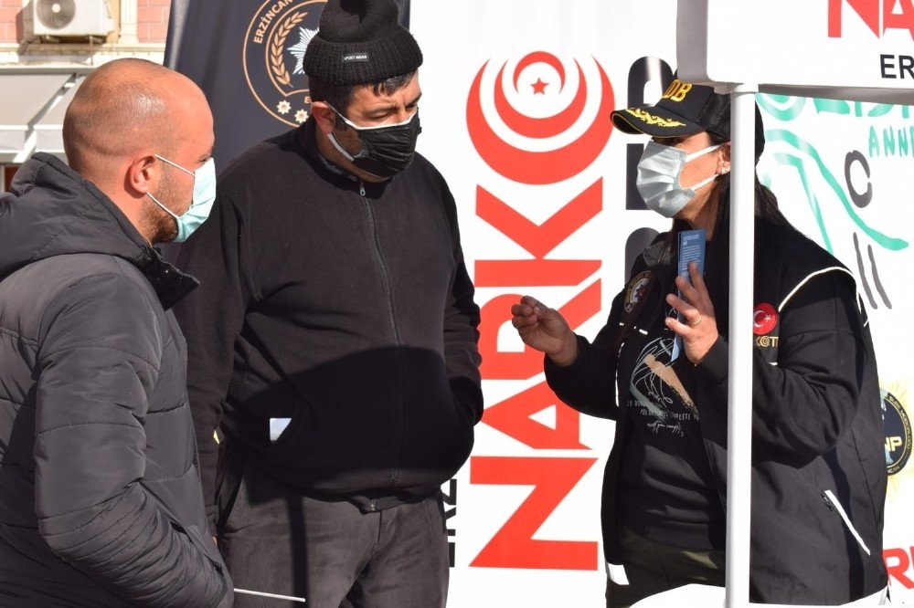 Erzincan’da "en İ̇yi Narkotik Polisi: Anne" Projesi Kapsamında Faaliyetler Devam Ediyor