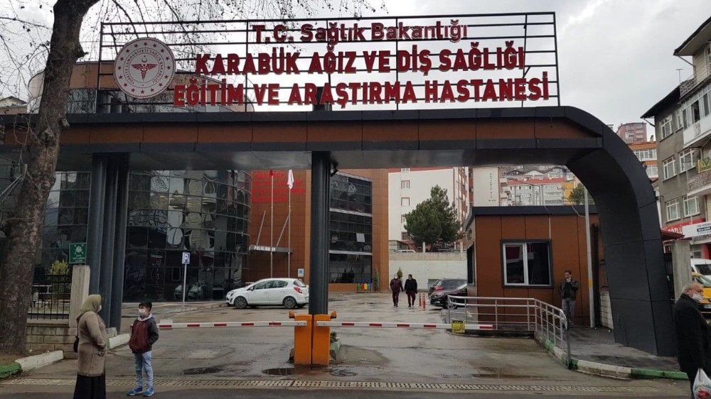 Hastalardan Ücret Alarak Protez Yapan Doktor Hakkında İşlem Başlatıldı