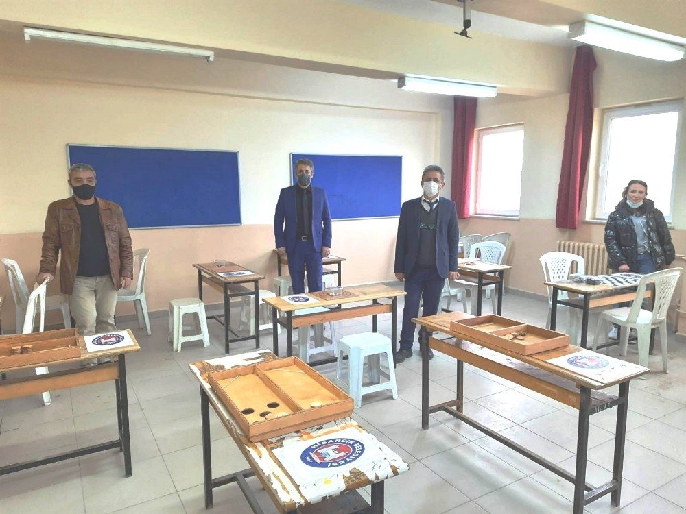 Kemer Belediyesinden Hisarcık’taki Okullara 30 Akıl Ve Zeka Oyunları Seti