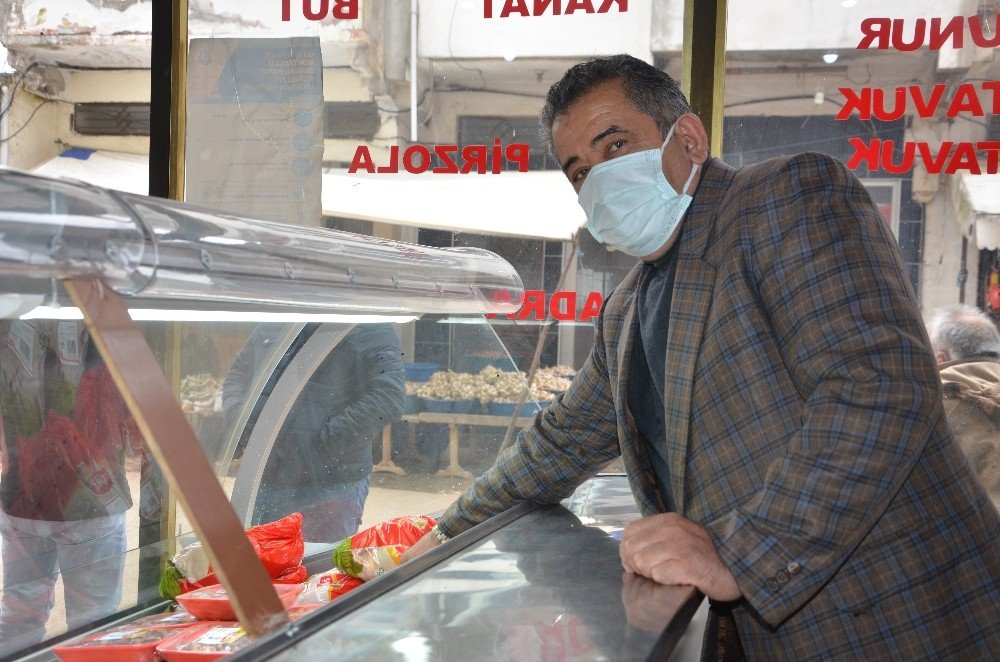 Üç Kere Yakalandığı Koronayı Yendi