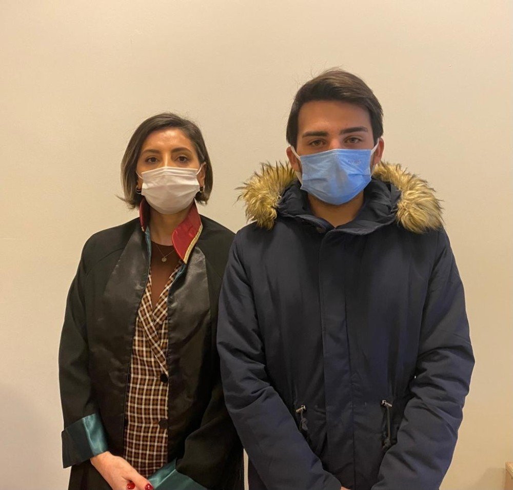 Oyuncu Deniz Çakır Hakkında ’hakaret’ten Suç Duyurusu