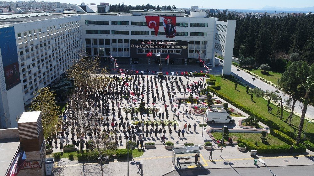 Büyükşehir İ̇stiklal Marşı İçin Tek Nefes Oldu
