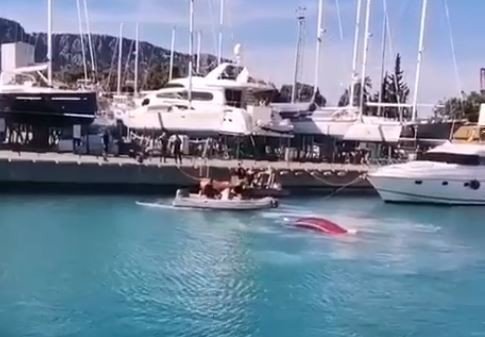 Antalya’da Dalga Yüzünden Batan Balıkçı Teknesindeki 5 Kişi Kurtarıldı