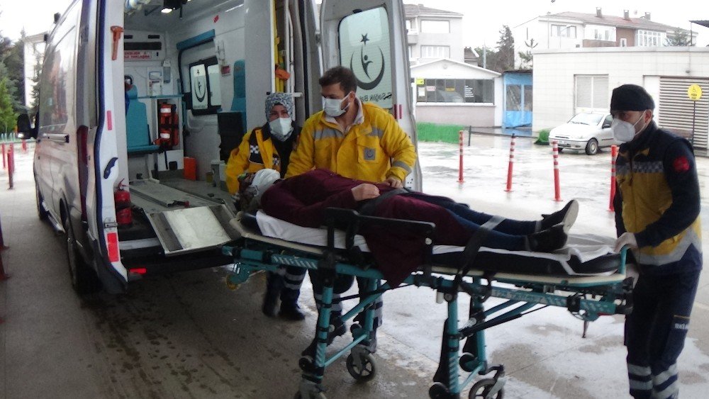 İ̇ki Otomobil Çarpıştı; 1 Yaralı