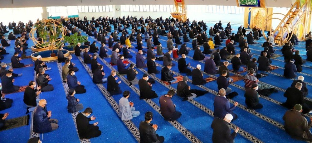 Erzincan’da Depreminde Hayatını Kaybedenler İçin Mevlit Okutuldu