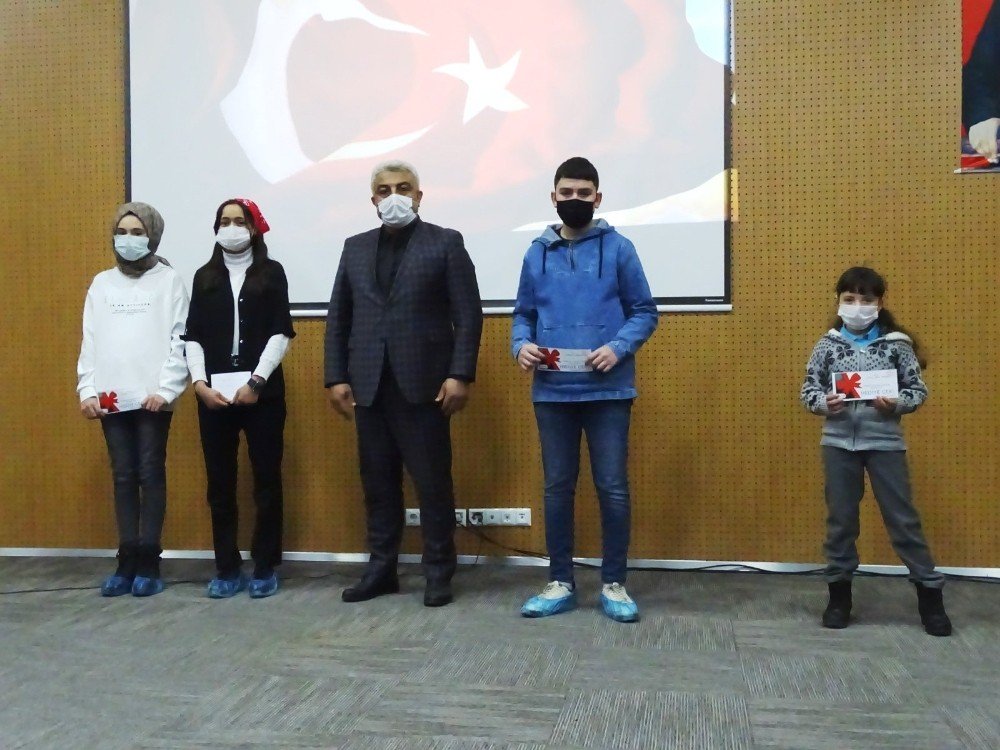 Hisarcık’ta Dereceye Giren Öğrenciler Ödüllendirildi