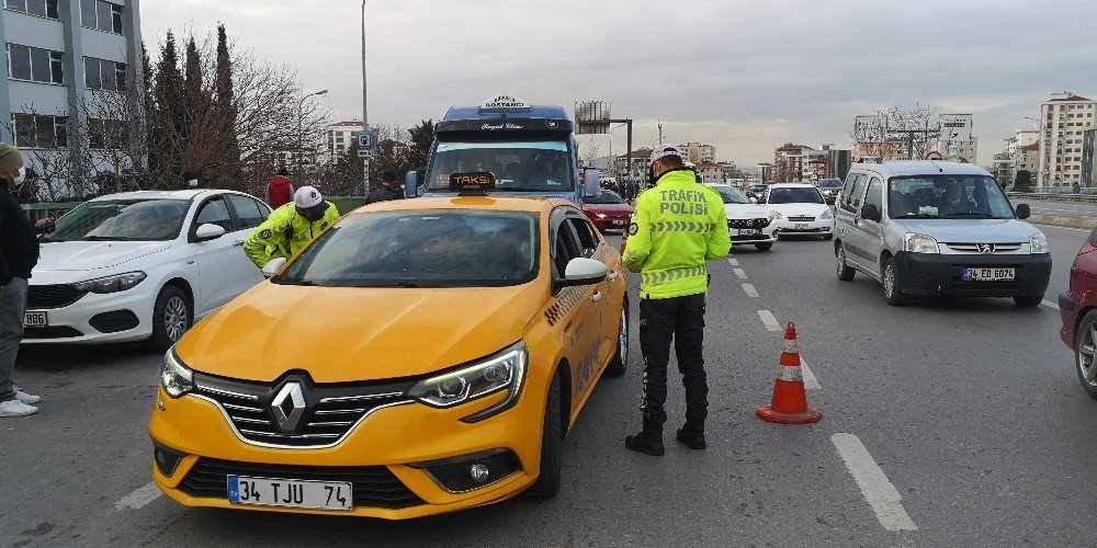 İ̇stanbul’da Toplu Taşıma Araçlarında Korona Virüs Denetimi