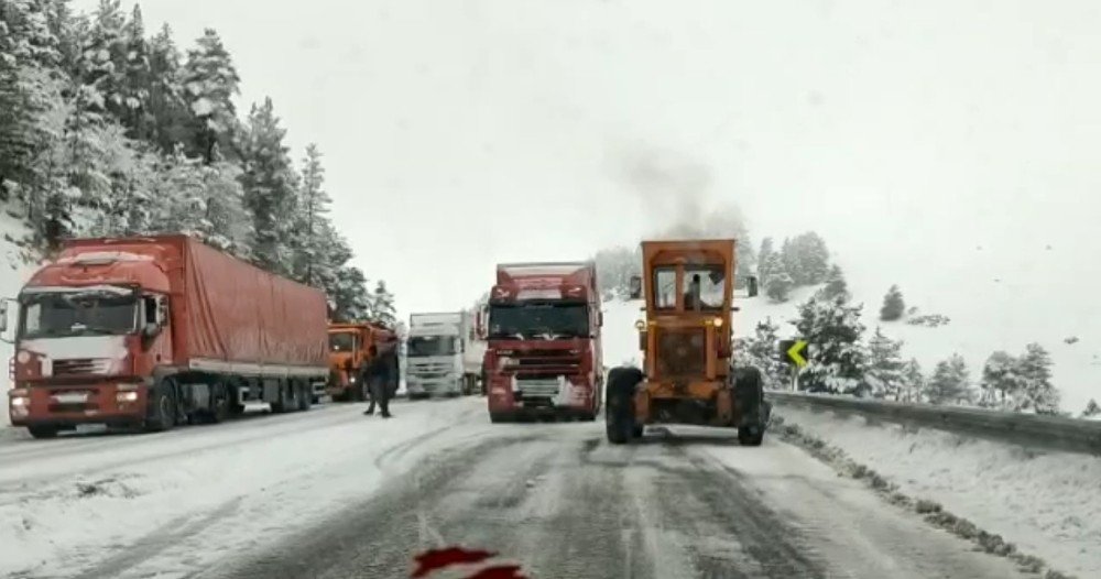 Kars’ta Hava Ve Kara Ulaşımına Tipi Engeli
