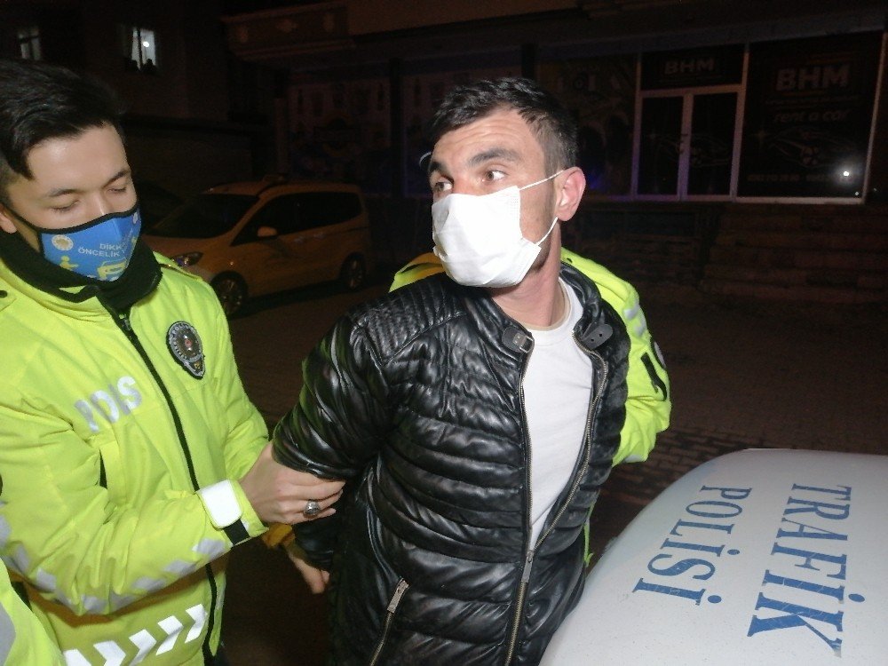 Polisten Kaçan Alkollü Sürücü Ve Arkadaşı: “biz Eczaneden Geldik”