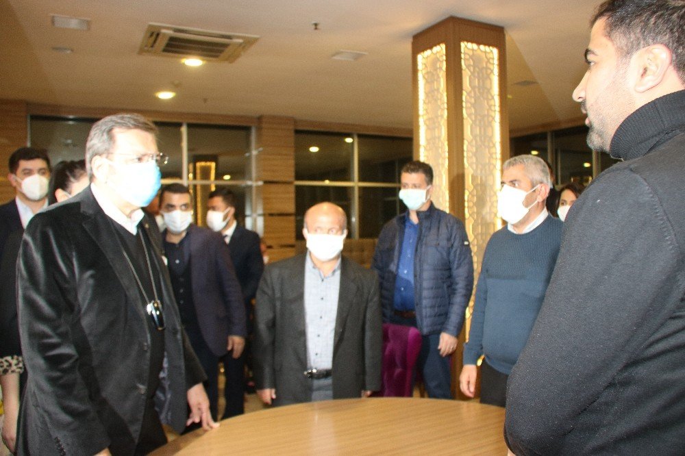 Tobb Başkanı Hisarcıklıoğlu’dan Evlat Nöbetindeki Ailelere Ziyaret