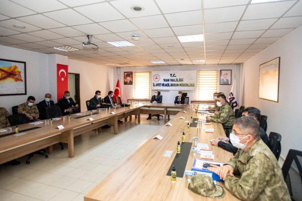 İ̇çişleri Bakan Yardımcısı Çataklı, Çeşitli Programlara Katılmak Üzere Van’a Geldi