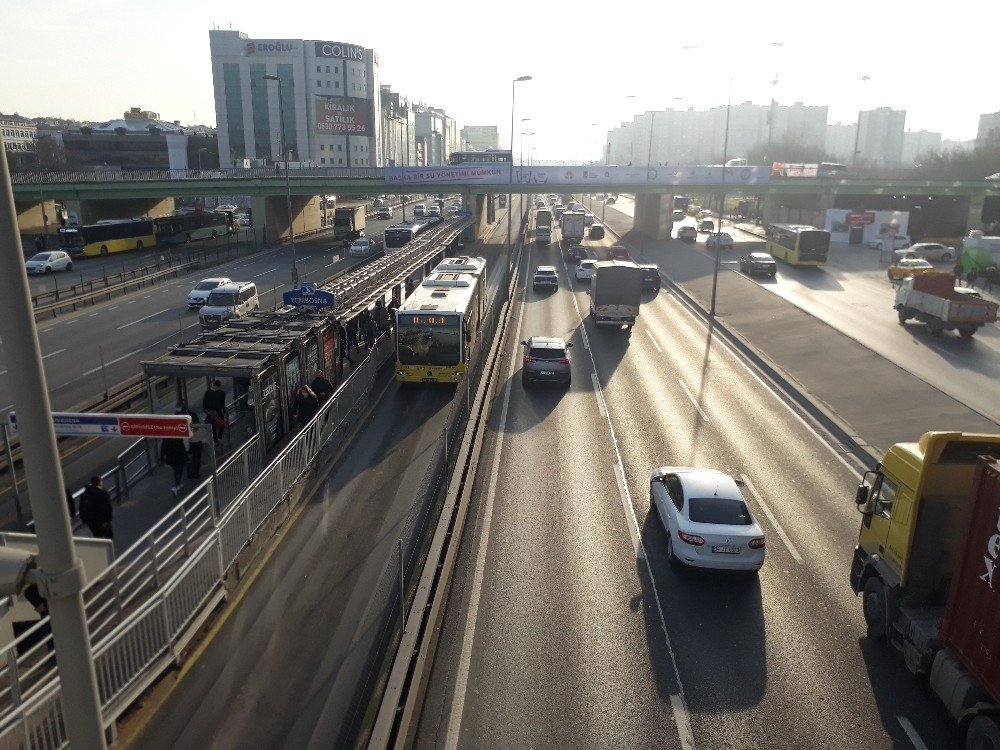 Kısıtlamasız 2’inci Cumartesi’nde Trafikte Hareketlilik