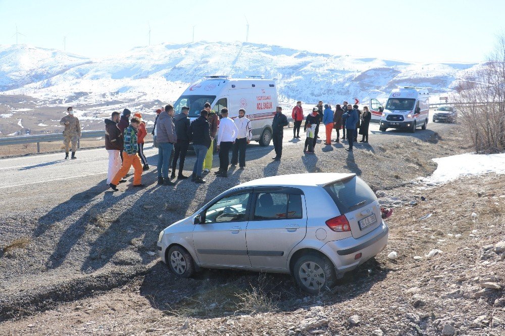 Kayak Yapmaya Gidiyorlardı Kaza Yaptılar: 4 Yaralı