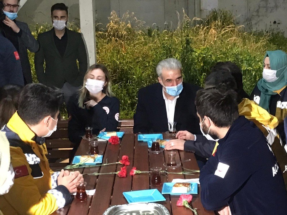 Ak Parti İ̇stanbul İ̇l Başkanı Osman Nuri Kabaktepe 112 Acil Merkezini Ziyaret Etti