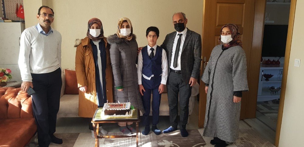 Down Sendromlu Muhammed’e Doğum Günü Sürprizi