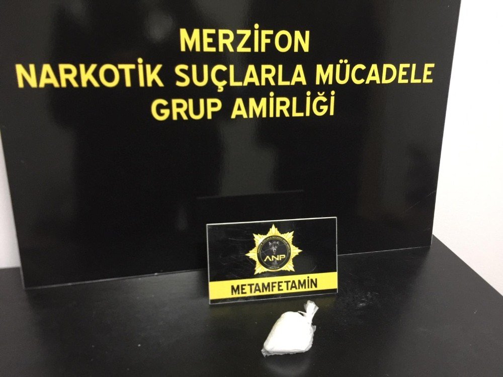 Çorapların Arasına Sakladığı Uyuşturucuyla İnsanları Zehirleyecekti