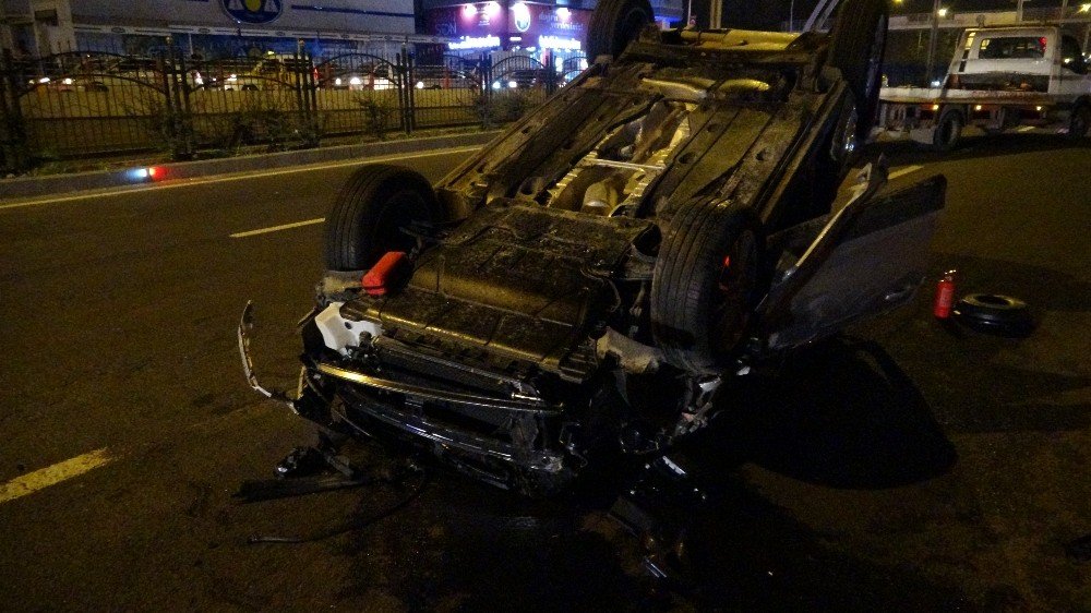 Makas Attı Trafiği Birbirine Kattı: 3’ü Ağır 9 Yaralı