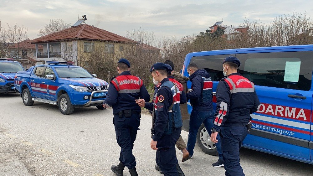 3 Arkadaşın Tartışması Kanlı Bitti: 1 Ölü