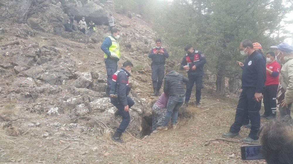 Karaman’da 2 Gündür Kayıp Olan Kadın Mağarada Bulundu