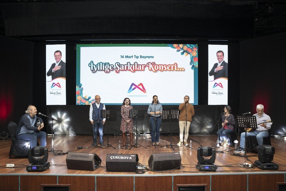 Mersin’de Sağlıkçılar ’i̇yiliğe Şarkılar Konseri’nde Sahne Aldı