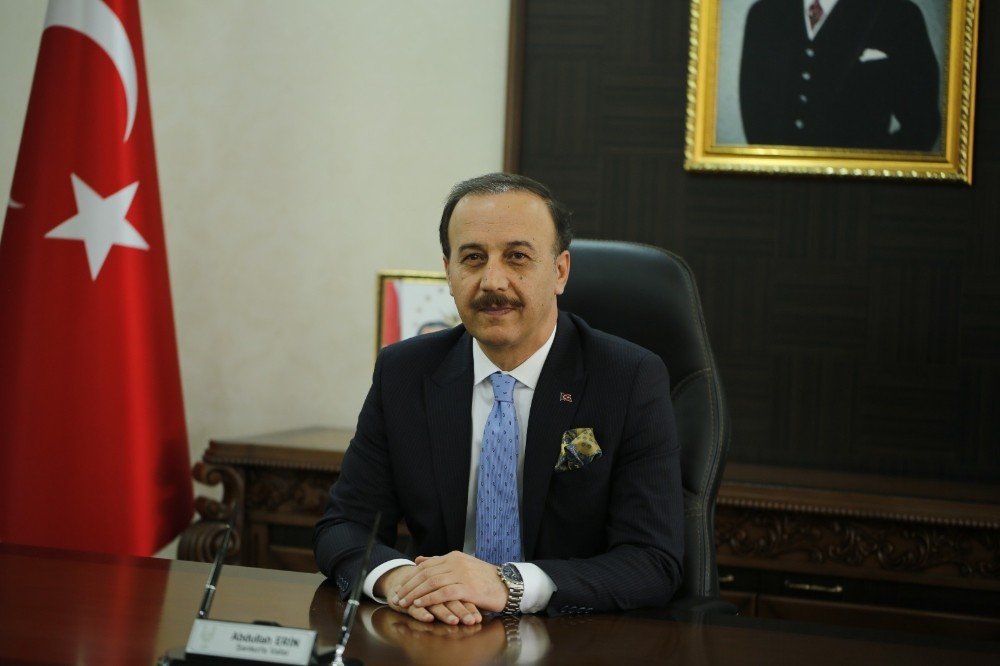 Vali Erin Sağlık Çalışanlarını Tebrik Etti