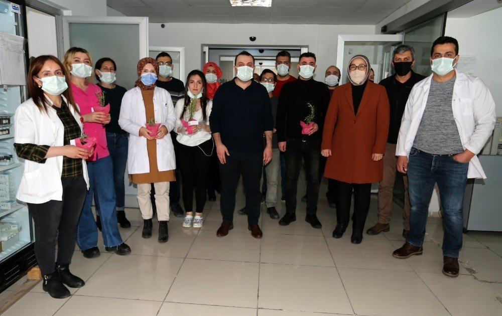 Van Büyükşehir Belediyesi Sağlık Çalışanlarını Unutmadı