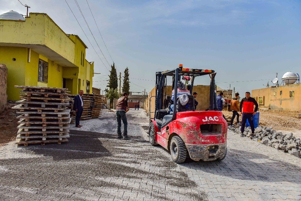 Ceylanpınar Kırsalı Çamur Ve Tozdan Arındırılıyor