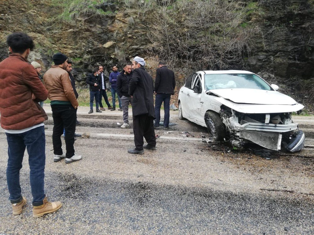 Freni Boşalan Otomobil Şarampole Yuvarlandı: 1 Yaralı