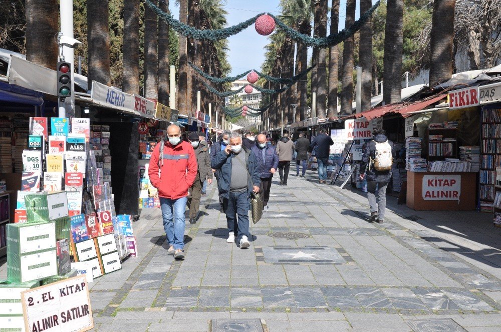 İ̇zmir’de Kitap Hırsızları Sevgi Yolu’na Dadandı