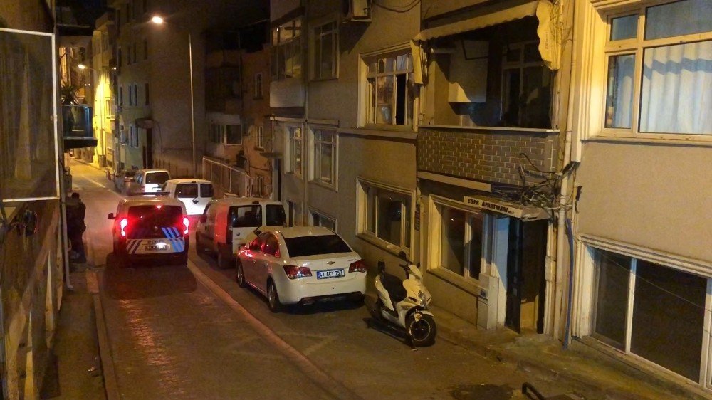 Gaz Kokusu Ekipleri Harekete Geçirdi, Yaşlı Kadın Ölümden Kurtarıldı