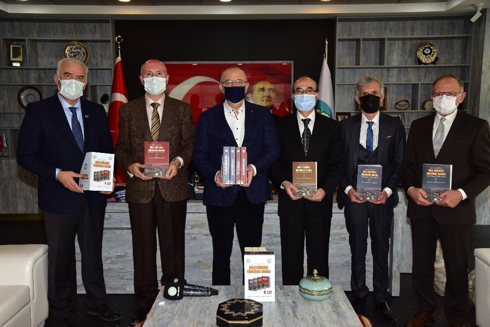 Manisa’nın Geçmişine Işık Tutacak Kitap Serisi Tanıtıldı