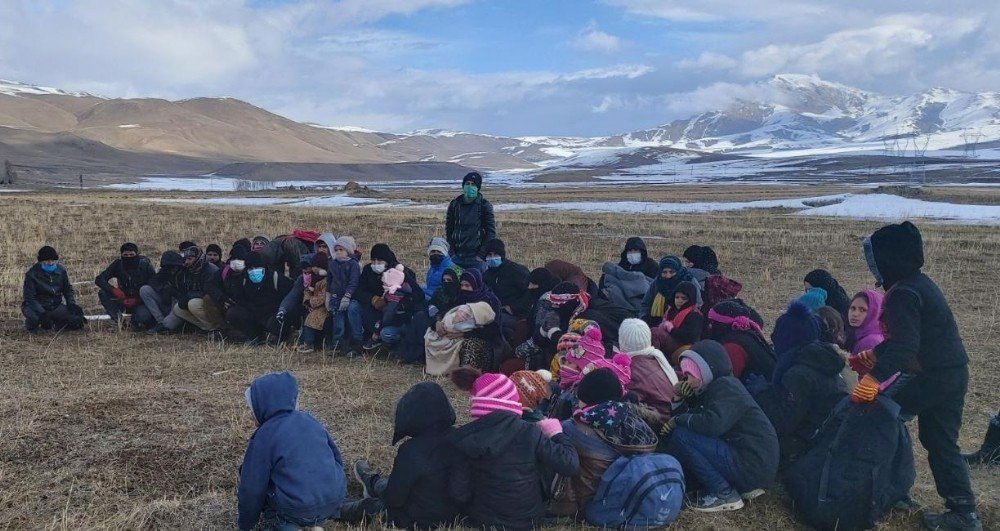 İ̇ran’a Geçmek İsteyen 59 Düzensiz Göçmen Yakalandı