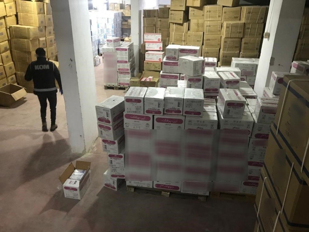 Antalya’da 977 Bin Adet Gümrük Kaçağı Cerrahi Maske Ele Geçirildi