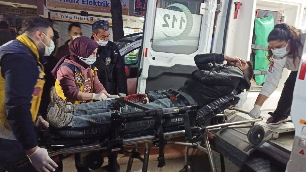 Kız Meselesi, Satırlı Kavgaya Dönüştü: 1 Yaralı