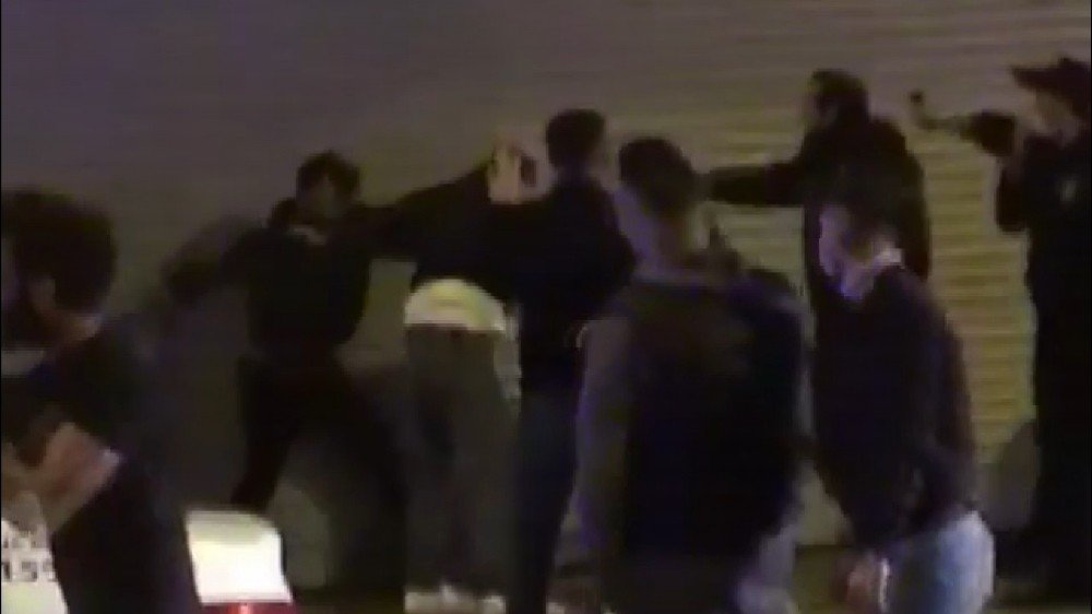 Çekmeköy’de Kısıtlama Saatinde Çıkan Tekmeli Yumruklu Kavgaya Biber Gazlı Müdahale