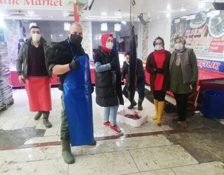 Tavşanlı’da 1,5 Metre Uzunluğunda Zargana Balığı