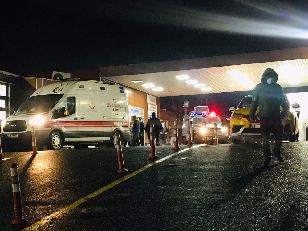 Kız Meselesi Silahlı Kavgaya Dönüştü: 4 Yaralı