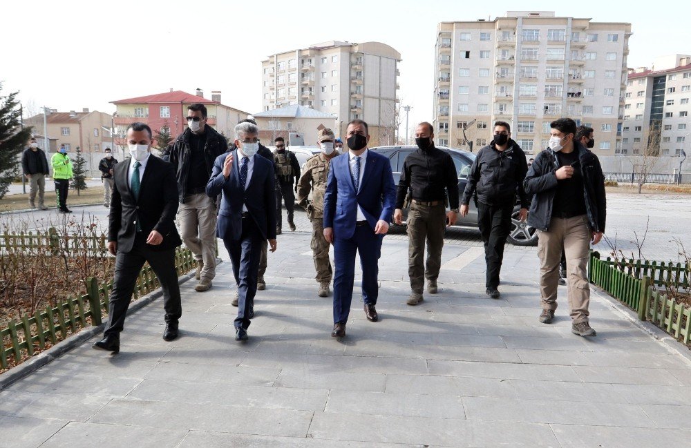 Hakkari Valisi Akbıyık’tan Van Büyükşehir Belediyesine Ziyaret