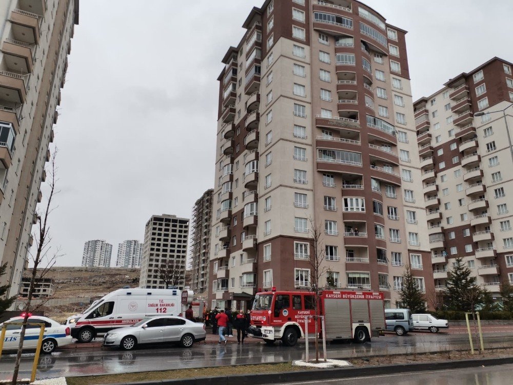 İ̇kamette Çıkan Yangın Korkuttu