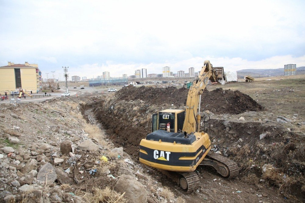 Bahçelievler Mahallesi’nde Dere Islahı Yapılıyor