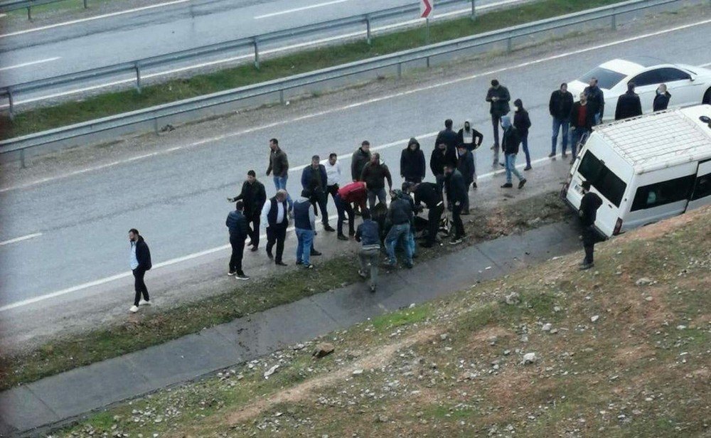 Siirt’te Minibüs İle Motosiklet Çarpıştı: 1 Yaralı