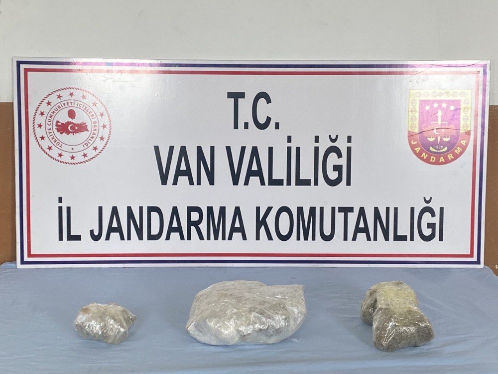 Başkale’de 4 Kilo 506 Gram Esrar Ele Geçirildi