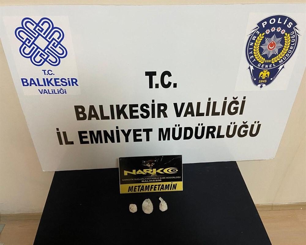 Balıkesir’de Polisten ’huzur’ Operasyonu: 15 Zanlı Yakalandı