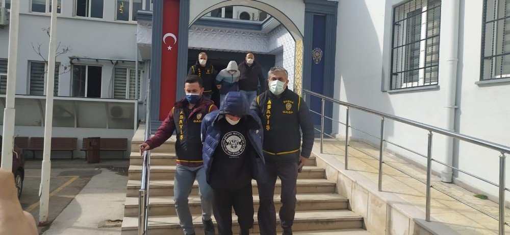 Bursa’da Çalıntı Kıyafetlerle Ptt Soygunu Yapan Hırsızlar Yakalandı