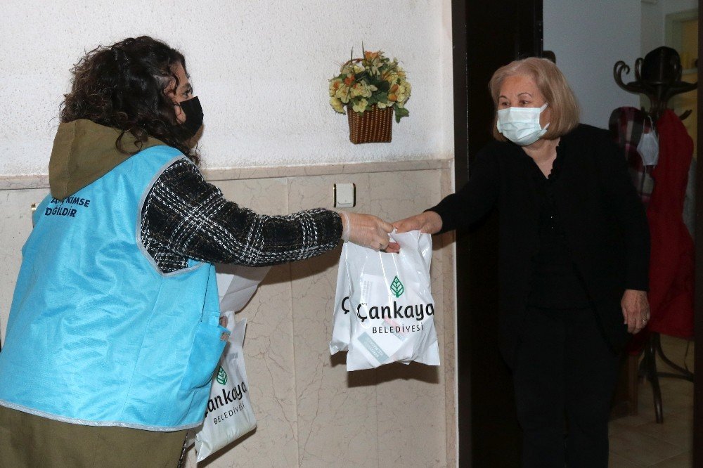 Çankaya Belediyesi’nden 65 Yaş Üstüne Vefa
