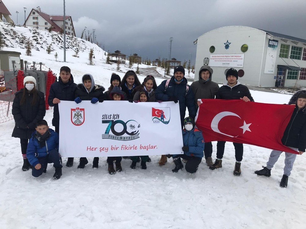 Öğrenciler Yıldızdağı Kayak Merkezinde Gönüllerince Eğlendi